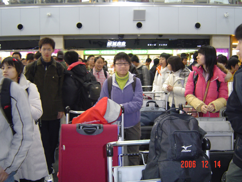2006年新加坡獎學金項目第二批學生順利派出（12.15)3