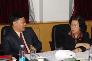 泰國教育部高等教育委員會副秘書長Jiranee Tantiratanavong女士率團訪問我中心(4.16)2