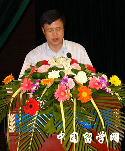 安玉祥副主任在首屆