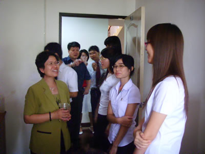 廣西民大赴泰國訪問團到達泰國班頌德·昭帕亞皇家大學(10.24)3