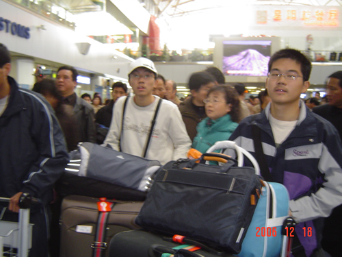 2006年新加坡獎學金項目第三批學生順利派出（12.18)3