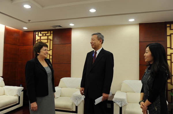 中心孫建明主任會見蘇格蘭學歷管理委員會總裁一行2