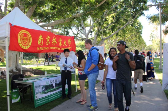 圖片新聞：留學中國教育展代表團訪問美國并參加2013加拿大國際教育展5