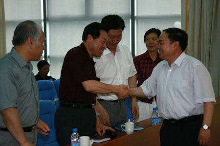 2006年駐外使領館教育處組工作座談會在京召開3