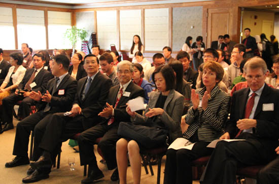 圖片新聞：留學中國教育展代表團訪問美國并參加2013加拿大國際教育展1