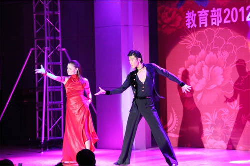 教育部2012年留華畢業生新春招待會在京舉行(1.11)8