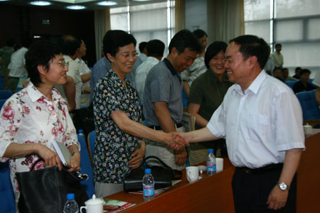 2006年駐外使領館教育處組工作座談會在京召開5