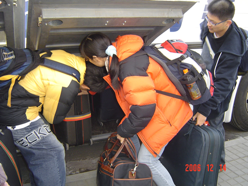 2006年新加坡獎學金項目第二批學生順利派出（12.15)1