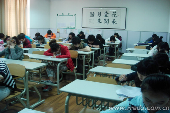 中國人民大學HND中心08級學生參加北安普頓大學內測考試1