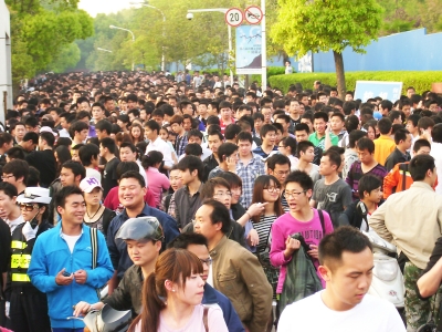 人數歷年之最:7.5萬多人參考    省公務員聯考昨筆試1