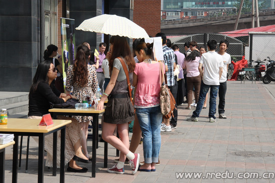 中國人民大學HND中心錄取通知書換發儀式圓滿結束1
