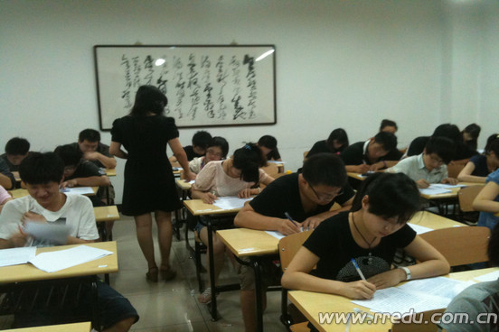 中國人民大學HND中心09級學生專業課考試圓滿結束2