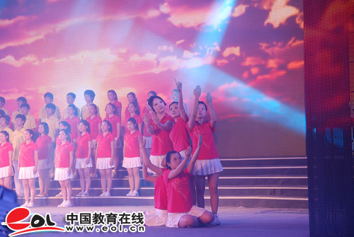 湖北第四屆自考校園文化節-我光榮的荊棘路1