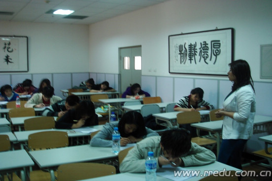 中國人民大學HND中心08級學生參加北安普頓大學內測考試2