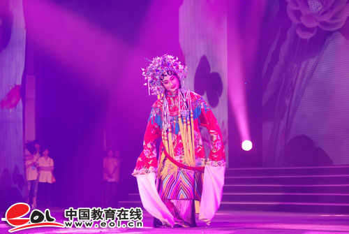 湖北第四屆自考校園文化節-新貴妃醉酒1