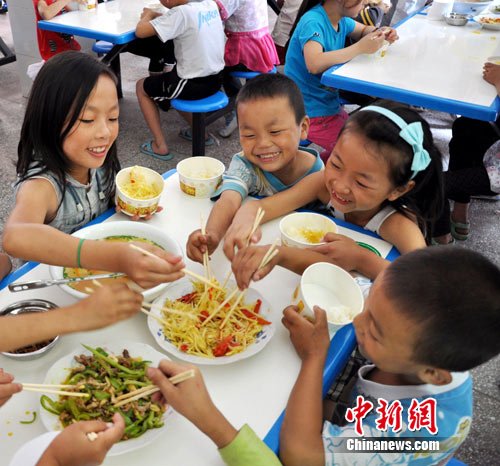 重慶云陽為7000余名農村中小學生提供免費午餐1