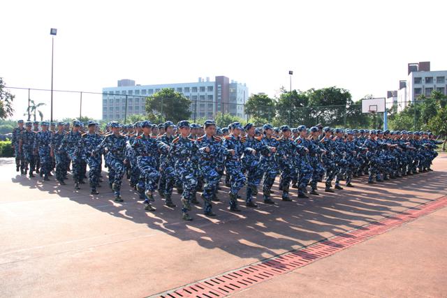 吉林大學珠海學院2014級新生軍訓順利開展5