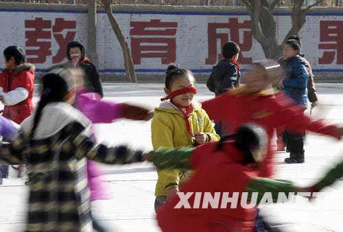 新疆尉犁：農民工子女上學不花錢（組圖）3