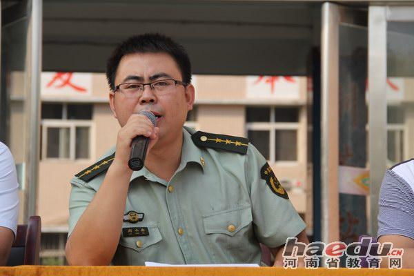 平頂山市新華路小學上好“消防安全第一課”2