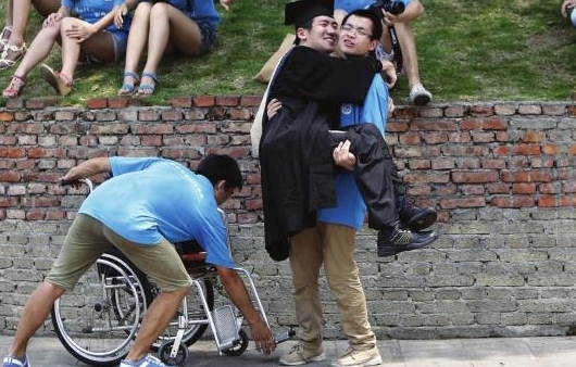 中南大學“腦癱少年”順利畢業并成功保研1