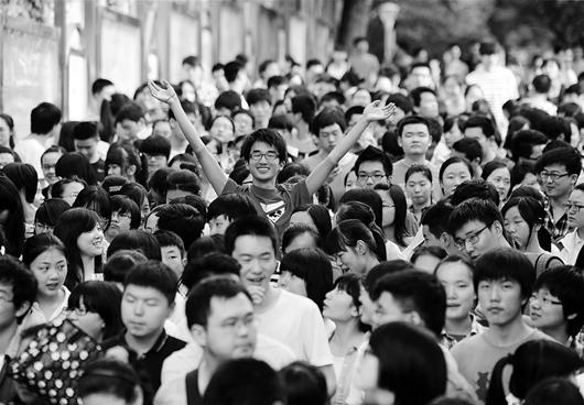 武漢今年1421人缺考 10人違紀違規舞弊1