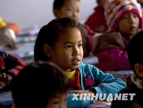 新疆尉犁：農民工子女上學不花錢（組圖）2