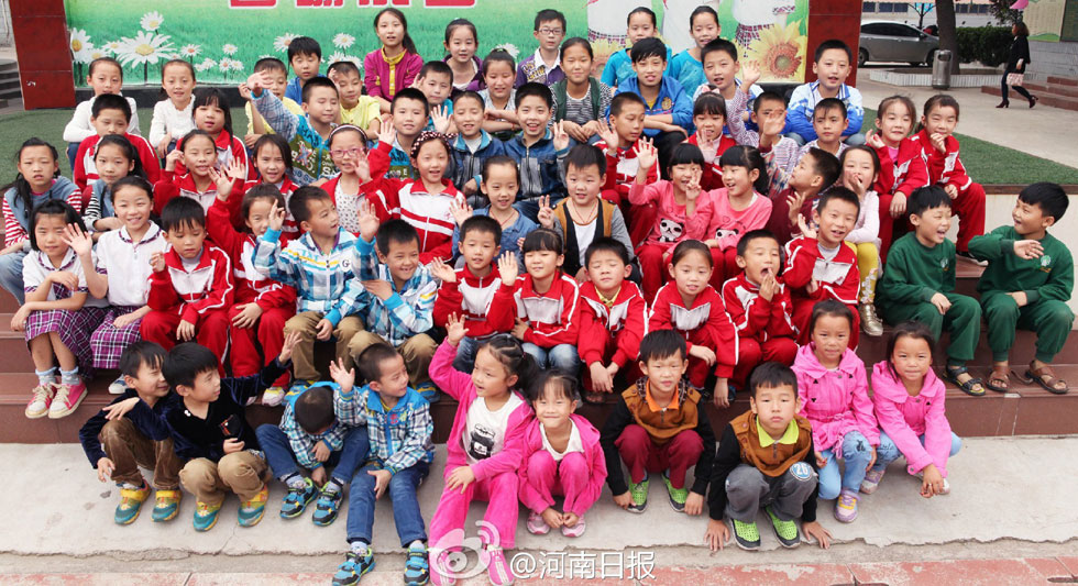 河南靈寶一小學現32對雙胞胎 龍鳳胎有11對1