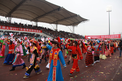 西南民族大學2011春季運動會開幕1