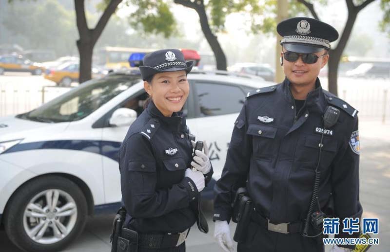 走進80后女研究生警花（組圖）10