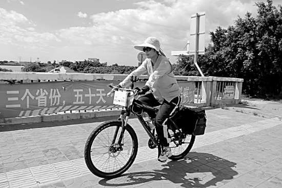 鼓勵兒子考研 北京母親千里騎行1