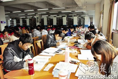 三本校學生熱衷考研 學校設重獎被指專門應試1