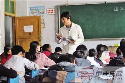 男生為讓妹妹念書瞞著親人打工養家 晚7年上大學-中國教育1