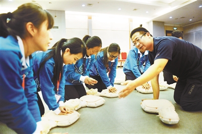 APEC志愿者集中封閉培訓 2280名大學生服務會議周-中國教育1