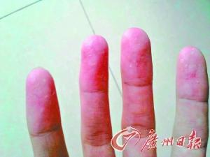近百學生沒疊好被子受罰 校長:沒懲罰不叫教育-中國教育1