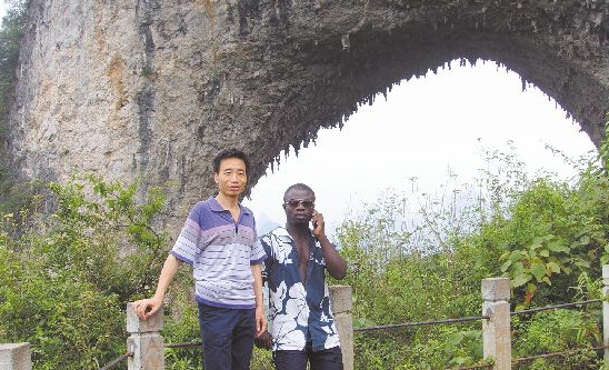 花甲“學霸”：法學院錄了個60歲的研究生1