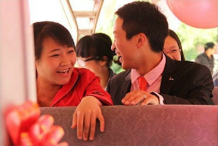 鄭大倆學霸校園舉行浪漫婚禮 一同被保送研究生1
