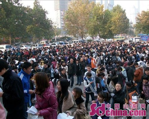 2012考研現場確認開始 信息錯填可領校驗碼補報1