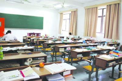 考研自習室座位難求 學生做起倒座生意2