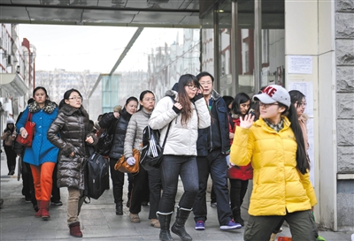 應屆生參與角逐京考67%崗位 筆試將在12月13日舉行-中國教育1