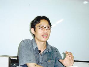 汶川地震“范跑跑”辭職：受不了學生癡迷手機-中國教育1