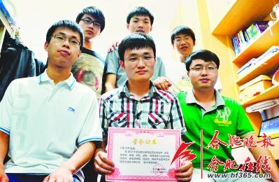 合肥六兄弟全考上研究生 學院授予“最牛考研寢室”1