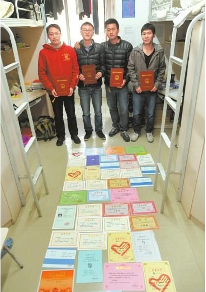 “最牛考研寢室”盤點：學霸是扎堆兒煉成的2
