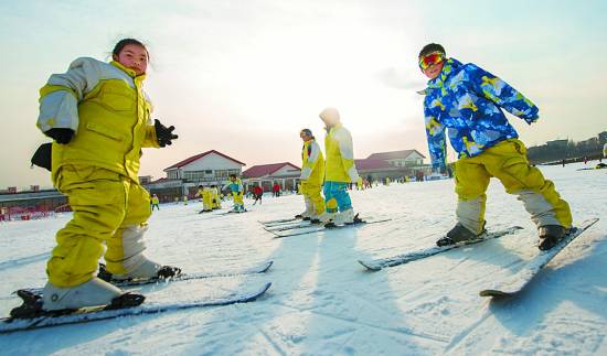 冰雪項目走進北京延慶小學校園-中國教育1
