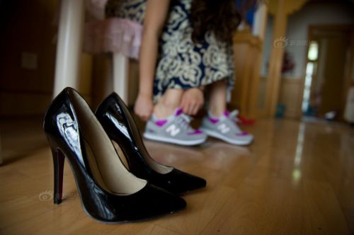 90后女研究生當臀模 高挑挺翹臀部引以為傲4