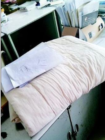 高校現考研占座奇觀：被子枕頭齊上陣1