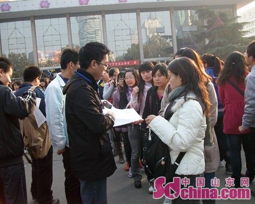 2012考研現場確認開始 信息錯填可領校驗碼補報2