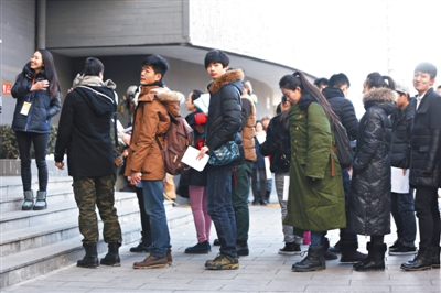 8萬人次藝考拼三校1800名額 表演專業依舊最
