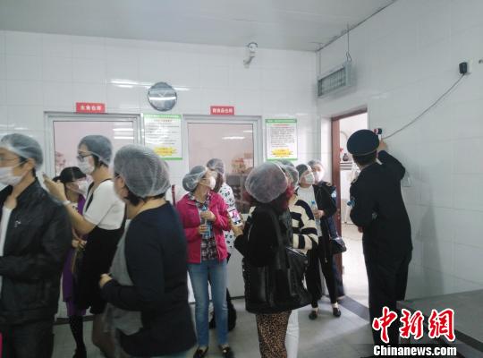 蘇州衛監創新舉措 家長可遠程監控學校食堂(圖)-中國教育1