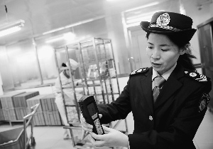 北京嚴查中小學后廚 15秒就知餐盤洗得干不干凈-中國教育1