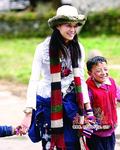 中山大學美女成遼寧號首位女博士軍官1